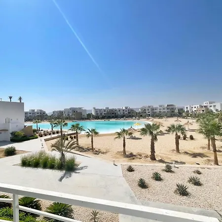Plain & Pearly 3 Bdr Swan Lake El Gouna